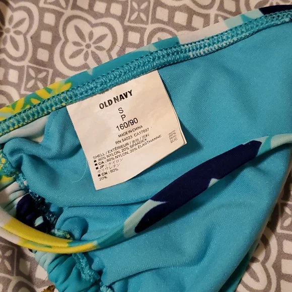 Two Old Navy tie bikinis. Small top, medium bottoms - Picture 3 of 7